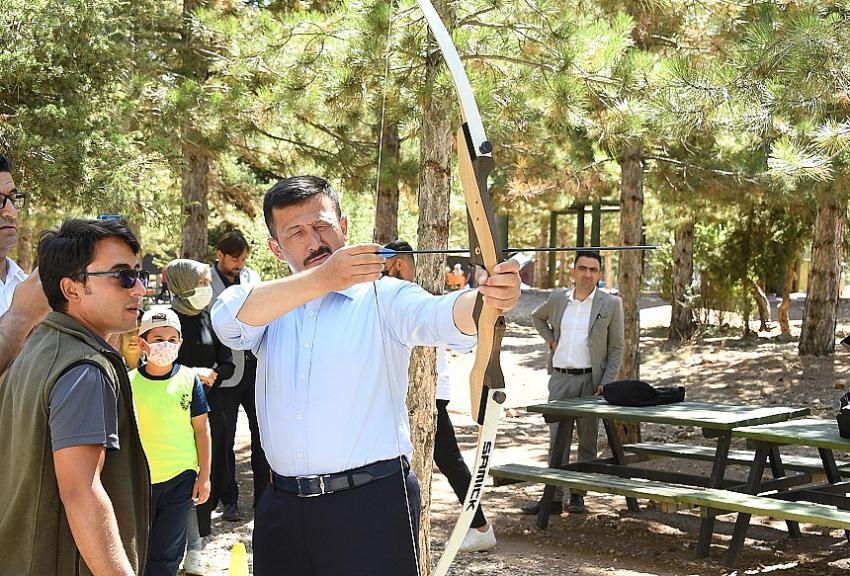 AK Parti Genel Başkan Yardımcısı Dağ Büyükşehir’in Yaz Kamplarını Ziyaret Etti