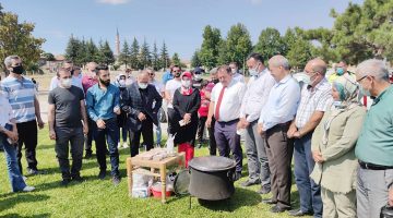 Ak Parti Beyşehir Kadın Kollarından Aşure İkramı