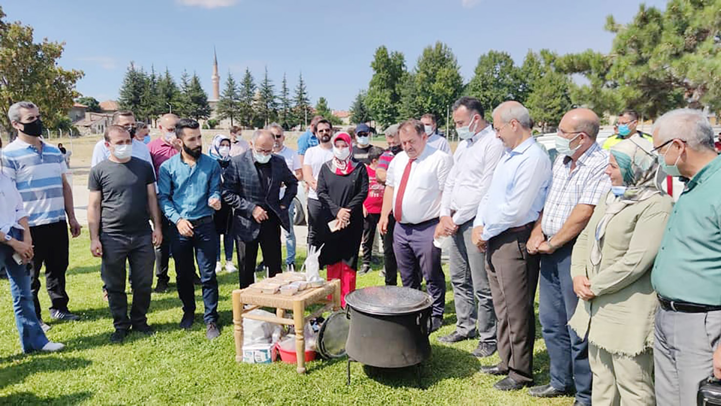 Ak Parti Beyşehir Kadın Kollarından Aşure İkramı