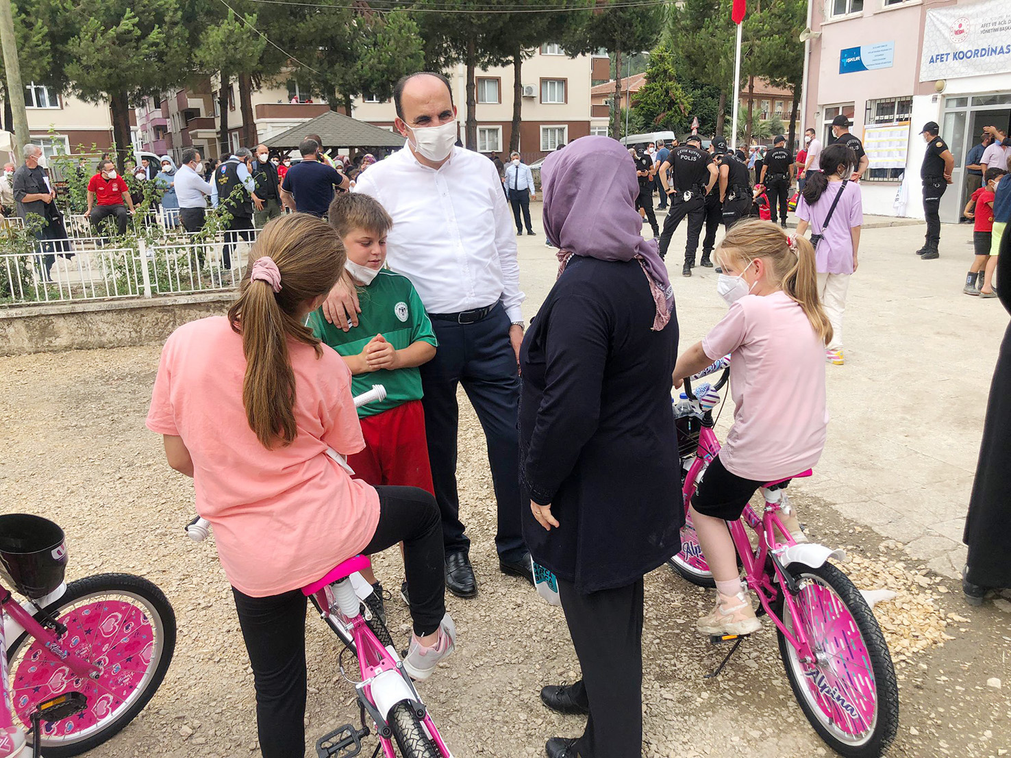 Konya Büyükşehir Sel Bölgesindeki Çocukların Yüzünü Güldürdü