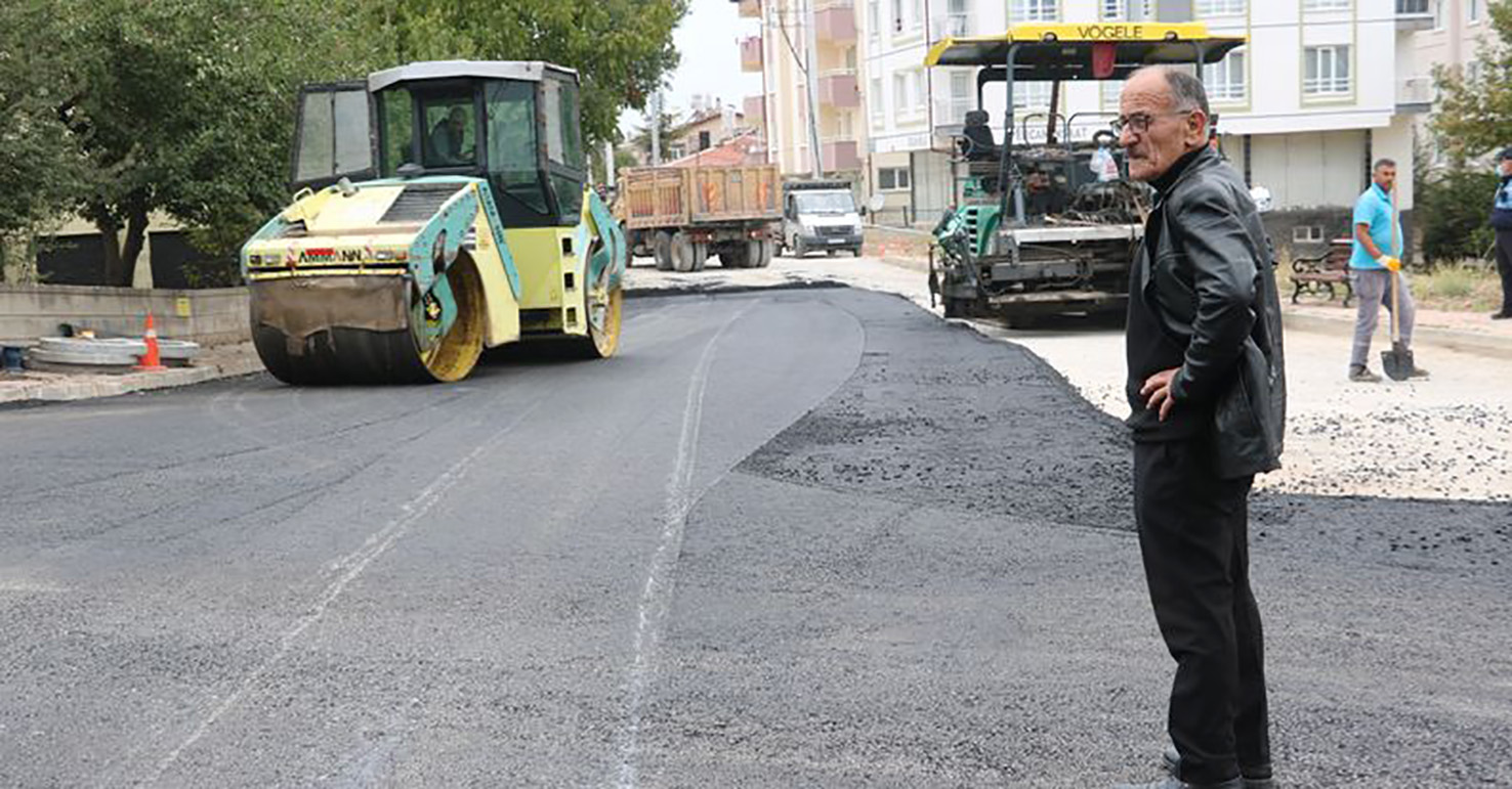 Başkan Bayındır, Sıcak Asfalt Çalışmalarını Yerinde İnceledi