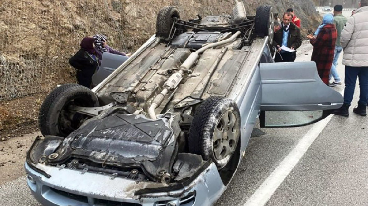 Hakemleri taşıyan otomobil devrildi, amatör maç tehir edildi
