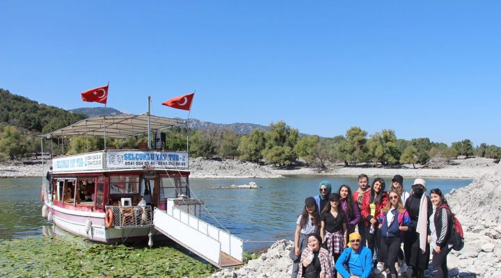 Beyşehirli doğa tutkunları Hacıakif Adası’nda buluştu